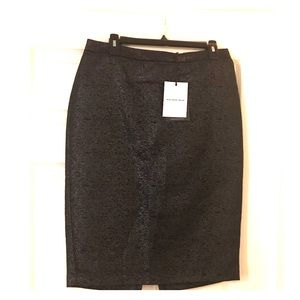 ❤️ Who What Wear Black Metallic Skirt ❤️